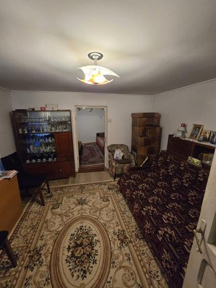 Casă cu 3 camere cu Teren 240 Mp în 23 August