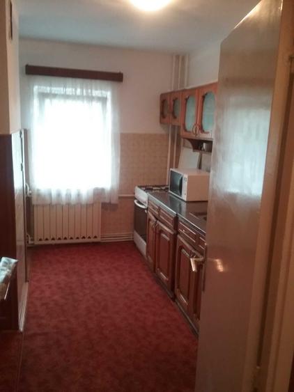 Apartament cu 4 camere decomandat în Central