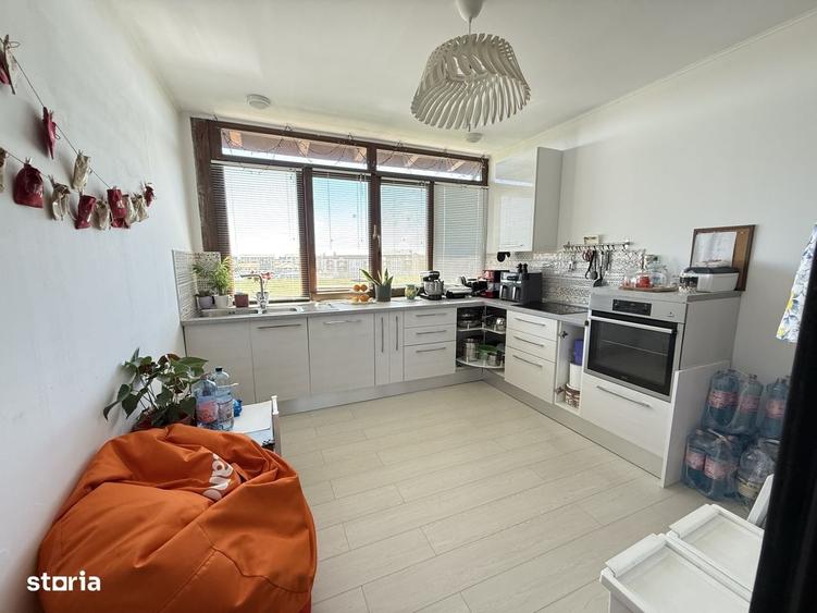 Apartament cu 4 camere decomandat în Central