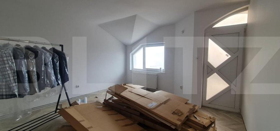 Casă individuală cu 15 camere cu Teren 140 Mp în Zorilor