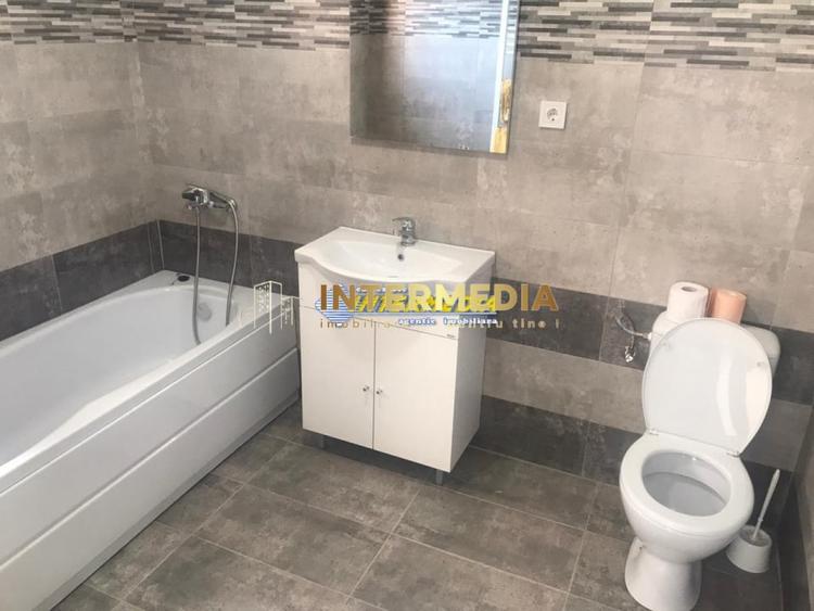 Duplex cu 4 camere cu Canalizare în Micești