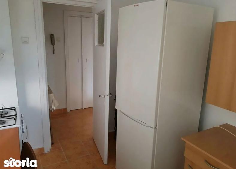 Apartament cu 2 camere semidecomandat în Calea București