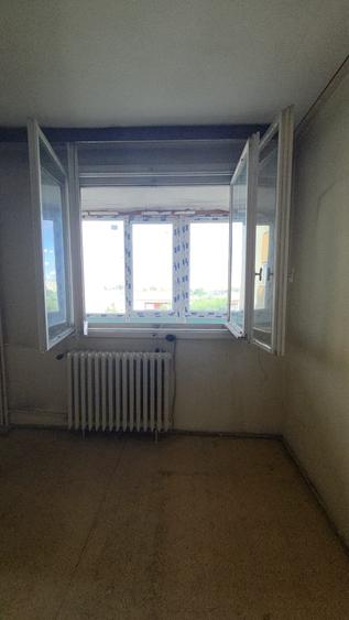 Apartament cu 2 camere semidecomandat în Colentina