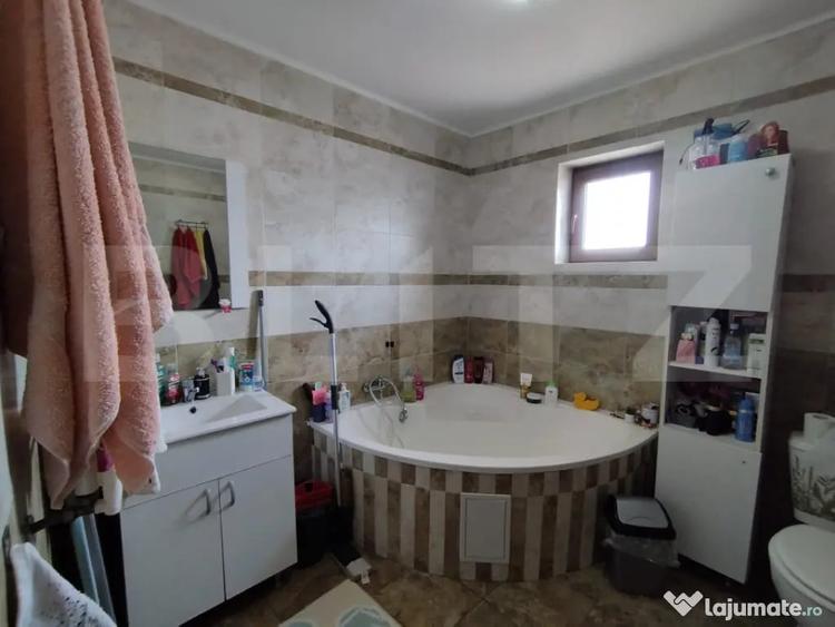 Apartament cu 2 camere decomandat în Valea Adâncă