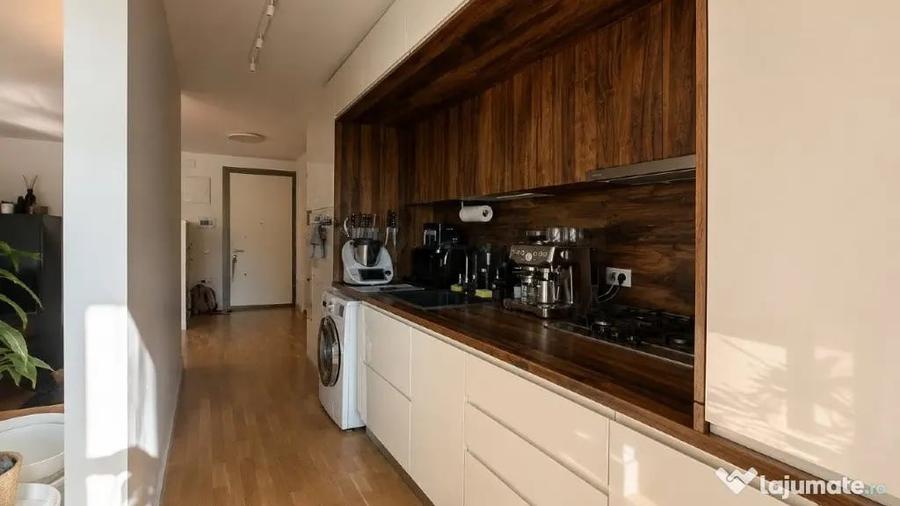 Apartament cu 3 camere decomandat în Barbu Văcărescu