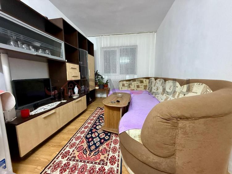 Apartament cu 4 camere semidecomandat, mobilat în Mănăștur