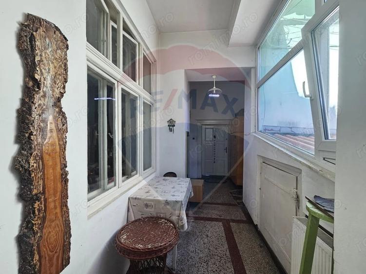 Casă cu 3 camere cu Teren 650 Mp în Central