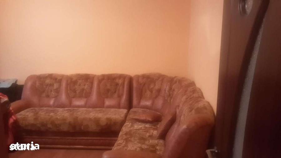 Apartament cu 2 camere decomandat în Rovine