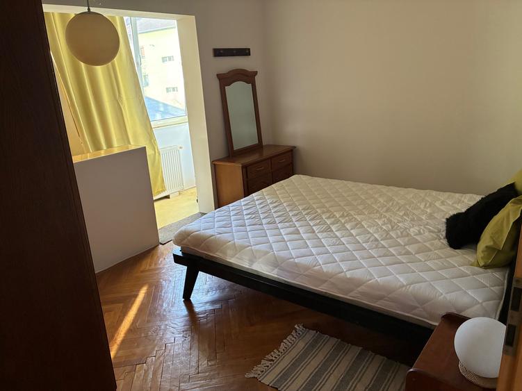 Apartament cu 3 camere decomandat în Bucovina