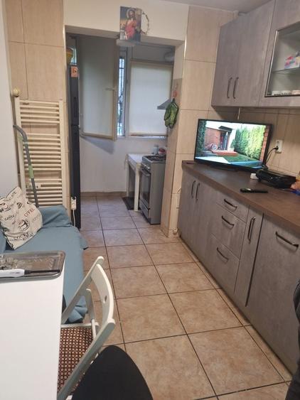 Apartament cu 3 camere decomandat în Dristor