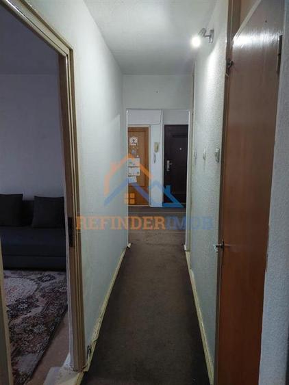 Apartament cu 3 camere decomandat în Rahova