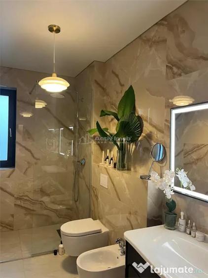 Apartament cu 3 camere decomandat în Exterior Vest