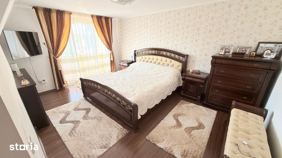 Casă cu 5 camere cu Teren 280 Mp în Șcheia