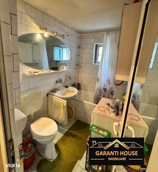Apartament cu 3 camere decomandat în Republicii