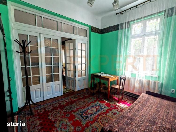 Casă cu 8 camere cu Teren 274 Mp în Tomis II