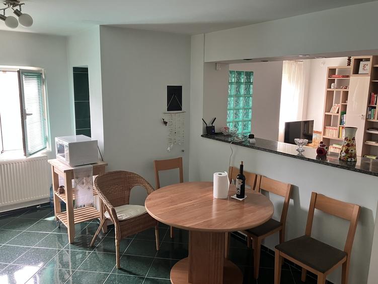 Apartament cu 2 camere decomandat în Virtuții