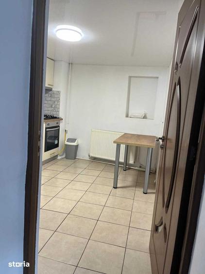 2 camere, mobilat ?i utilat complet Pia?a 1 Mai, etaj 1 in vila - 1