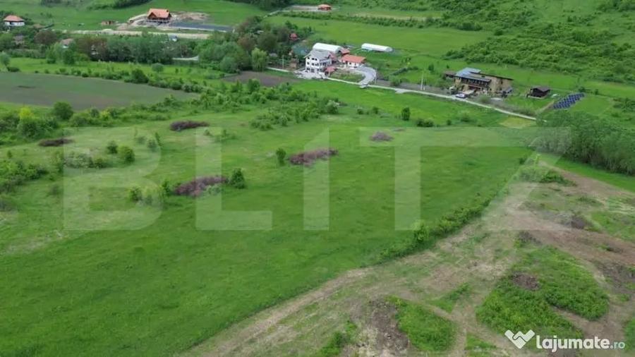 Teren intravilan de vanzare in Bozeni 1.500 m2 | Idea - 2