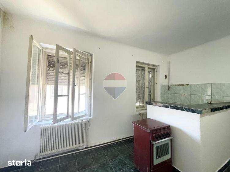 Casă cu 3 camere cu Teren 140 Mp în Central