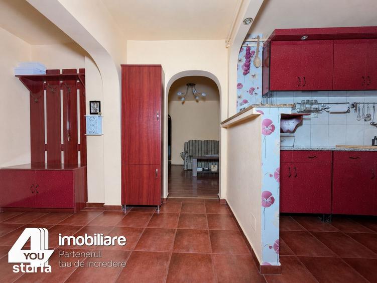 Apartament cu 4 camere semidecomandat în Alfa