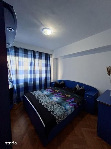 Apartament cu 3 camere decomandat în Traian