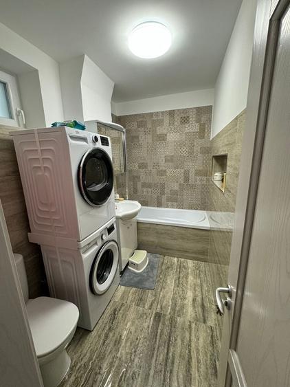 Apartament cu 3 camere decomandat în Șcheia