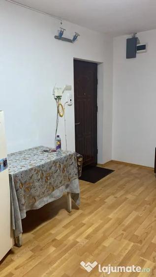 Apartament cu 2 camere nedecomandat în Dorobanți