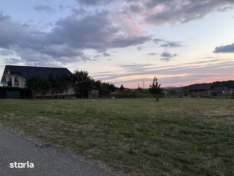 Teren de 4100 mp, în Central