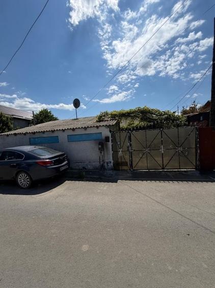 Casă individuală cu 3 camere cu Canalizare în Central