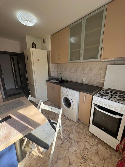 Apartament cu 2 camere decomandat în Militari