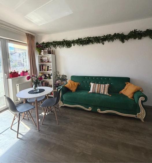 Apartament cu 2 camere semidecomandat, mobilat în Est