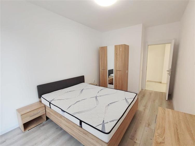 Apartament cu 3 camere decomandat, mobilat în Nord-Est