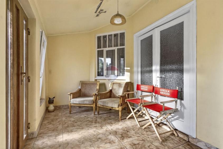 Casă individuală cu 4 camere cu Teren 1371 Mp în Central