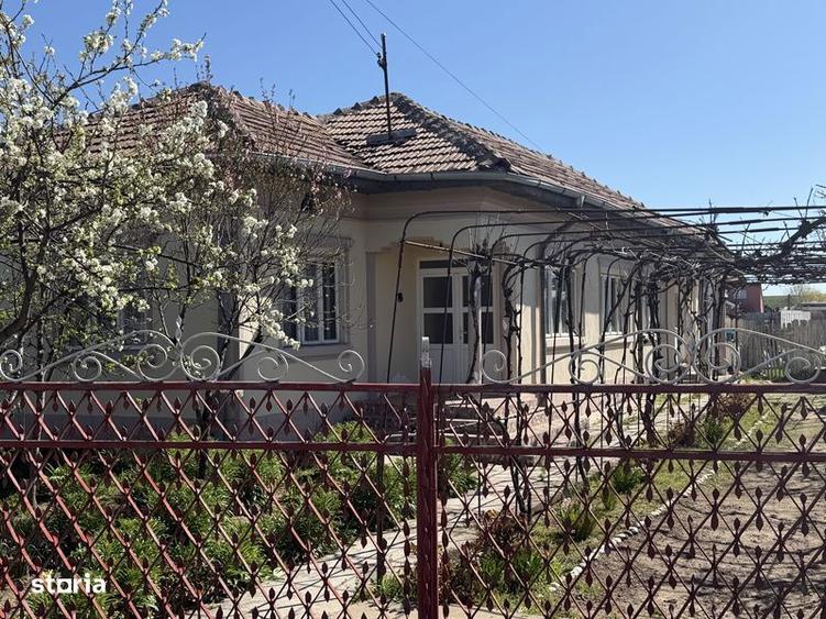 Casă cu 4 camere cu Teren 86 Mp în Coteana