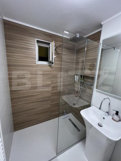 Apartament 3 camere, decomandat, parcare, zona UMF - 17