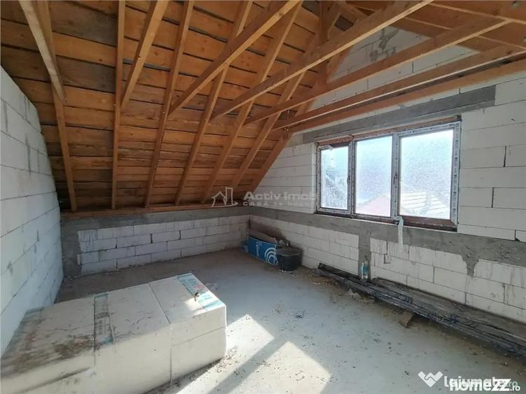 Casă cu 4 camere cu Teren 3251 Mp în Sadova Veche