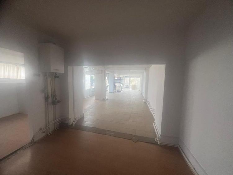 Spațiu comercial, de 300 mp, în 1 Mai