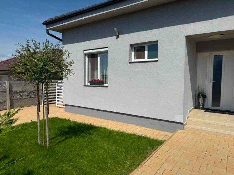 Casă cu 4 camere în Oncea