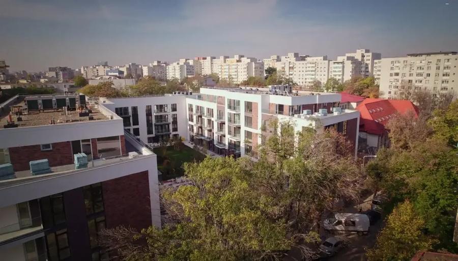 Apartament cu 3 camere decomandat în Moșilor