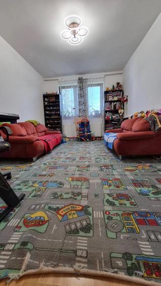 Apartament cu 3 camere decomandat în Central