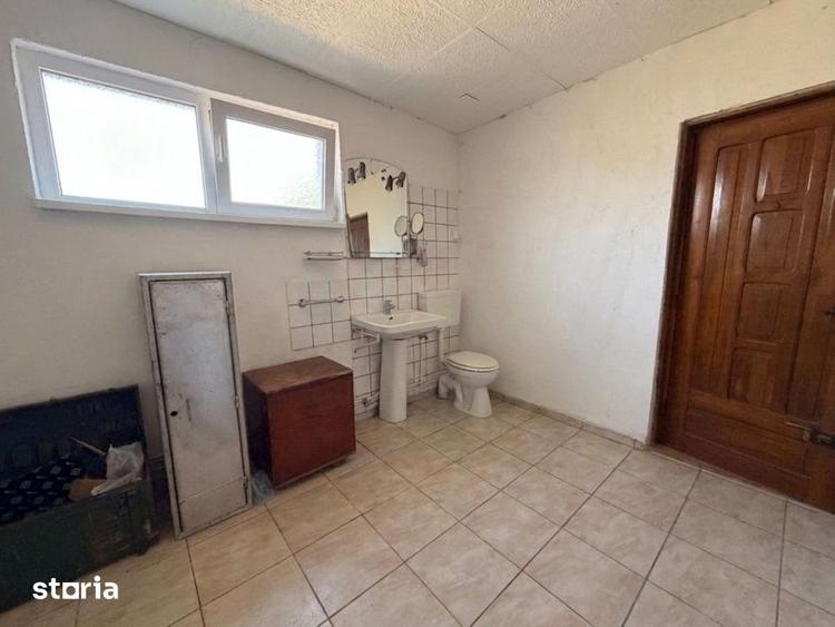 Casă cu 5 camere decomandat cu Teren 6400 Mp în Văgiulești