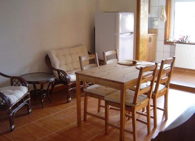Apartament cu 2 camere decomandat, mobilat în Orizont
