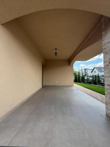 Duplex cu 5 camere cu Canalizare în Dumbrăvița