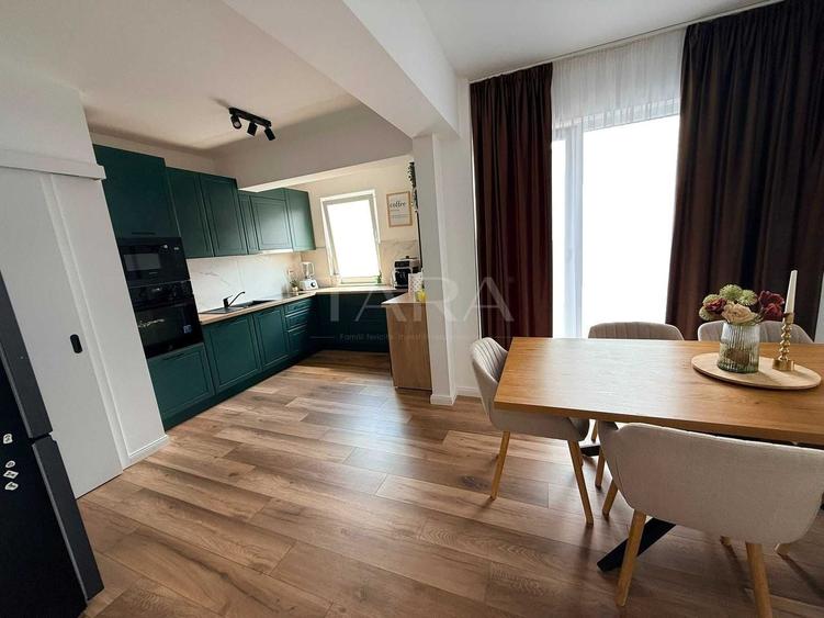 Apartament cu 3 camere semidecomandat, mobilat în Baciu