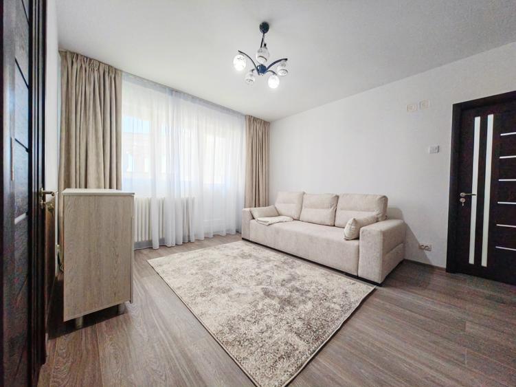 Apartament cu 2 camere semidecomandat, mobilat în Libertății