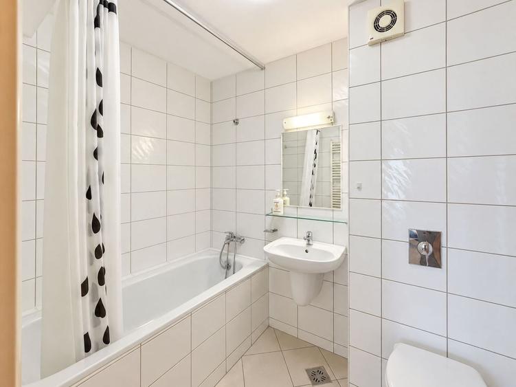 Apartament cu 3 camere decomandat, mobilat în Primăverii