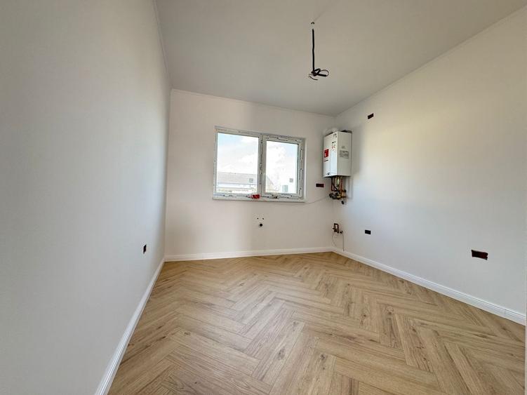 Duplex cu 5 camere cu Canalizare în Moșnița Nouă