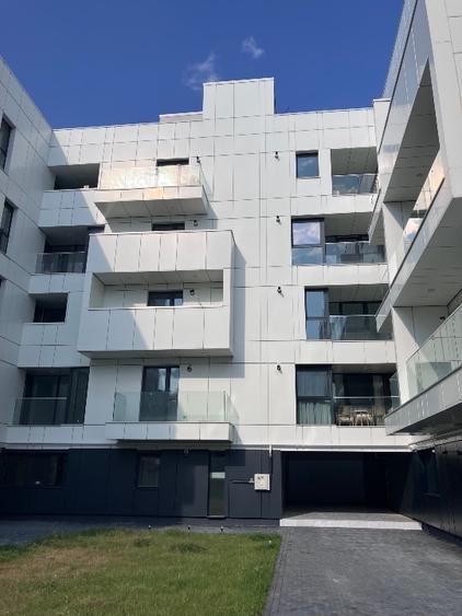 Apartament cu 3 camere semidecomandat, mobilat în Decebal