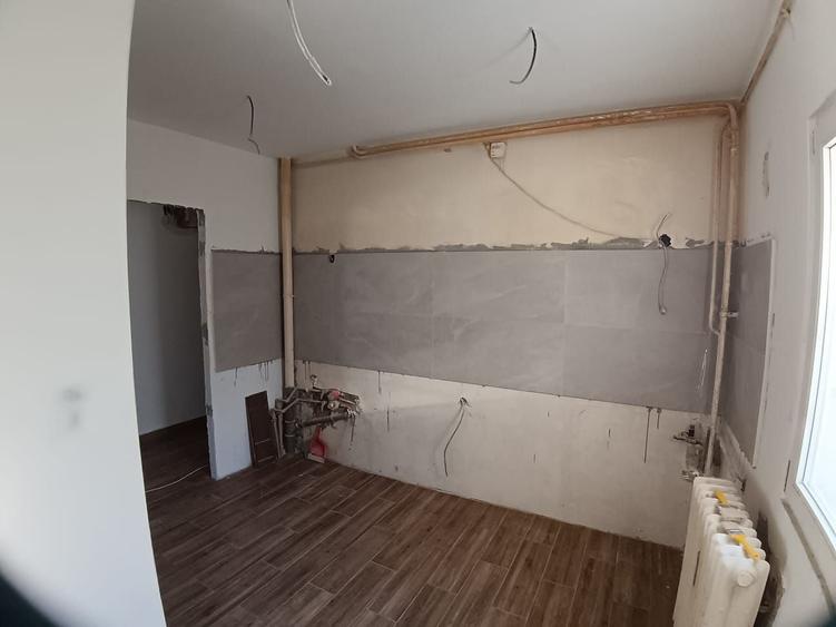 Apartament cu 4 camere decomandat în Pantelimon
