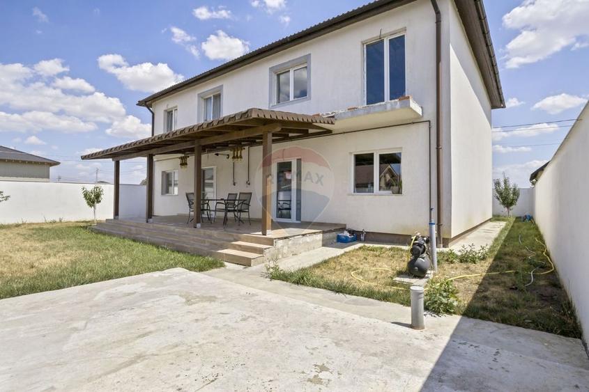 Duplex cu 8 camere cu Teren 491 Mp în Vladimirescu
